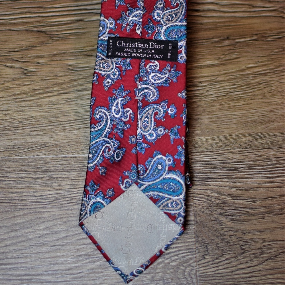CHRISTIAN DIOR Italian Silk Red Paisley Tie - Picture 5 of 6